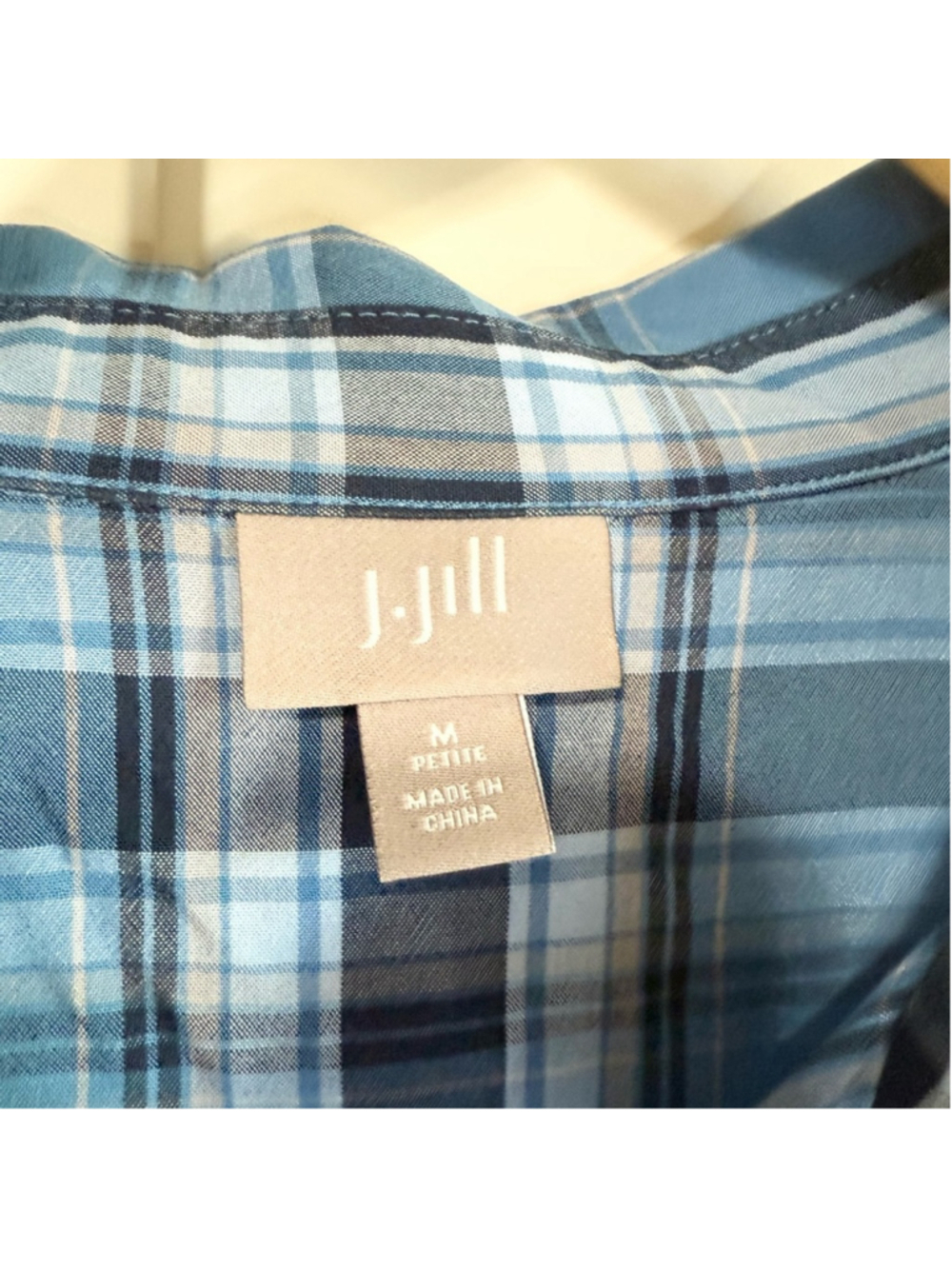 J.Jill woman’s Blue Plaid button down long sleeve Shirt blouse size medium petit - Picture 3 of 6